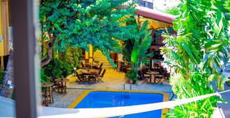 Hôtel Restaurant Coco Lodge Majunga - Mahajanga - Piscina