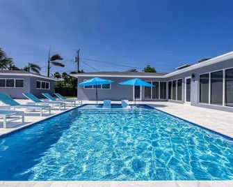 Sunshine Manor 2017-1 - Fort Lauderdale - Pool