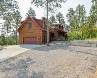 Black Hills Paradise 5BR Spacious Getaway Home Close to Deadwood - Deadwood - Building