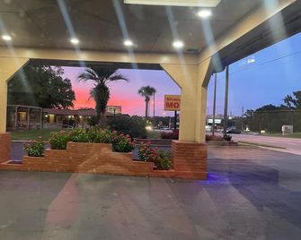 Shangri La Motel - Ocala