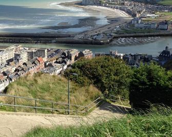 Chalet 40m2; sleeps 4, large south-facing terrace - Eu - Gebäude