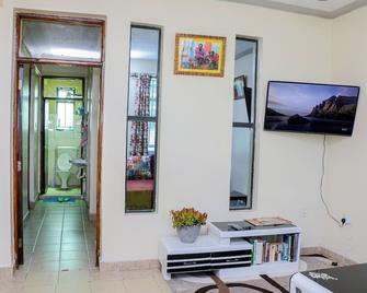2 bedroom apartment with master ensuite - Naivasha - Kamervoorziening