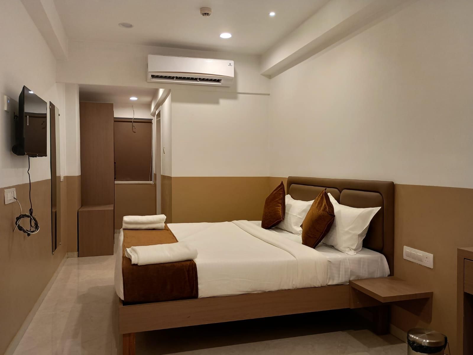 Hotel Sagar Presidency By Buesoco Hosp. Pvt. Ltd. - Daman - Ložnice
