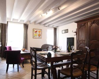 Normandy Home near Utah Beach, pets allowed - Sainte-Marie-du-Mont - Salle à manger