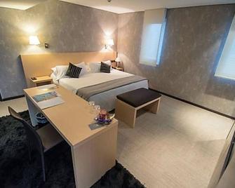 Salto Hotel y Casino - Salto - Quarto