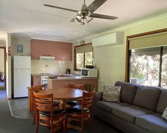 Rose Cottage - Tumut River - Tumut - Keuken