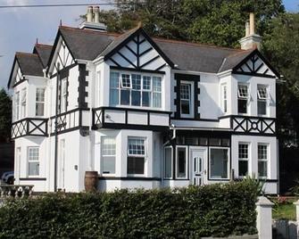 Northrise Lodge - Hastings - Building