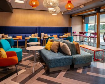 Tru By Hilton Staunton - Staunton - Sala de estar