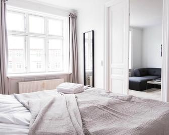 Beautiful 2-bed with large balcony - Copenhagen - Bedroom