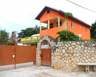 Stoney Gate Cottages - Negril