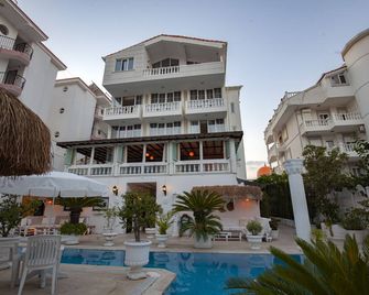 Conny's Hotel (Adult Only) +18 - סידה - בניין