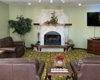 Brookwood Inn Branson - Branson - Living room