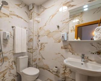 Hotel Color - Varna - Bathroom
