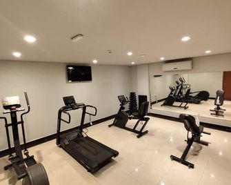 Golden Tower Express Araraquara by Fênix Hotéis - Araraquara - Fitnessbereich