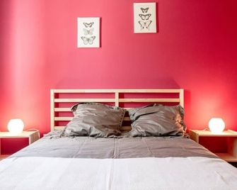 Le Joli Nid - تولوز - غرفة نوم