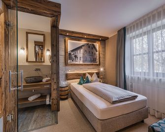 Hotel Schäfflerwirt - Ашхайм - Спальня