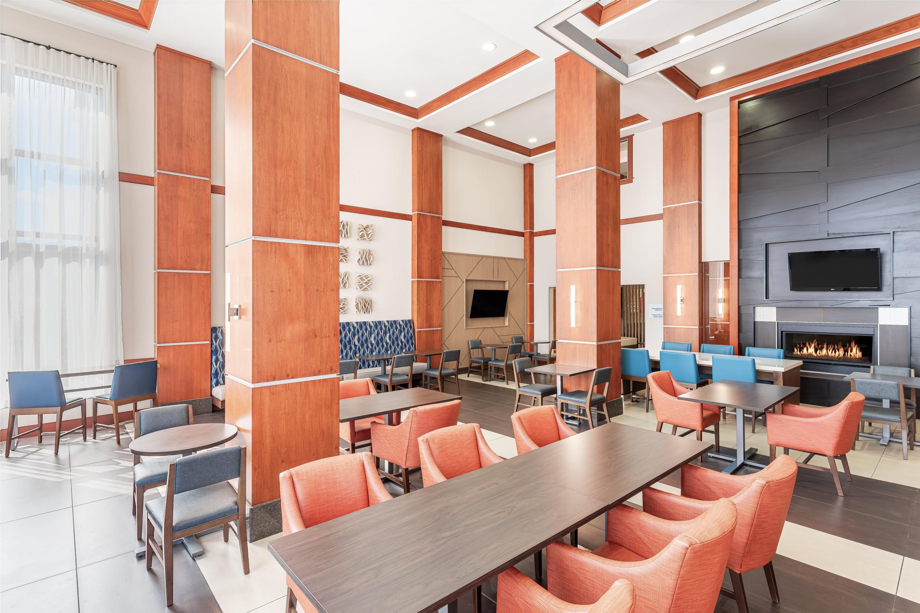 Holiday Inn Express & Suites Columbus Edinburgh By IHG - Edinburgh - Restaurace