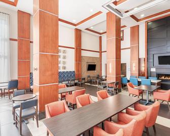 Holiday Inn Express & Suites Columbus Edinburgh By IHG - Edinburgh - Annehmlichkeit