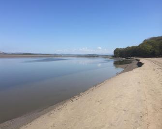 Holiday Apartment In Lovely Scenic Location Minutes From Waterfront - Arnside - Beach