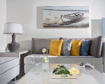 Mareggio Exclusive Residences & Suites - Selinitsa - Soggiorno