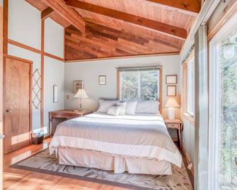 38445 Reed - Meredith Lodging - Manzanita - Bedroom