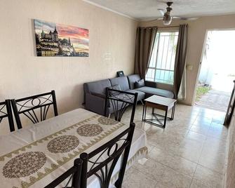 Bonita Casa Con Ac Y Wifi - Mérida - Comedor
