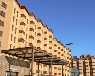 Valleca Tren Sierra Guadalupe 2 - Madrid - Edificio