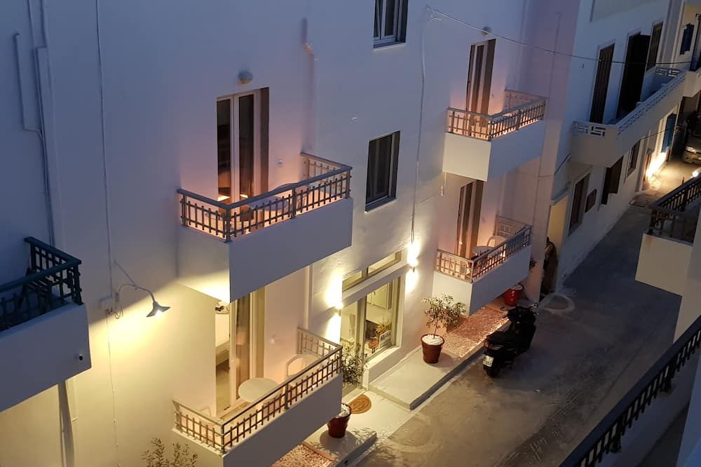 ألفا ستوديوز ناكسوس - لبالغس فقل - ناكسوس - مبنى