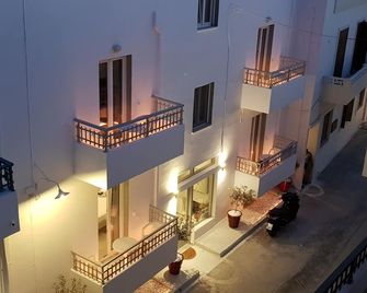 ألفا ستوديوز ناكسوس - لبالغس فقل - ناكسوس - مبنى