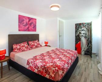 2 bedroom stunning apartment in Gemenos - Gémenos - Schlafzimmer