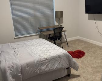 Exclusive Private Stay - Bessemer City - Bedroom