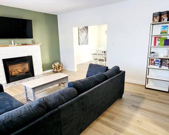 Maison Marius in the heart of Bathurst - Bathurst - Obývací pokoj