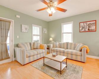Walk to Ventnor Beach and Boardwalk Coastal Gem - Ventnor City - Sala de estar