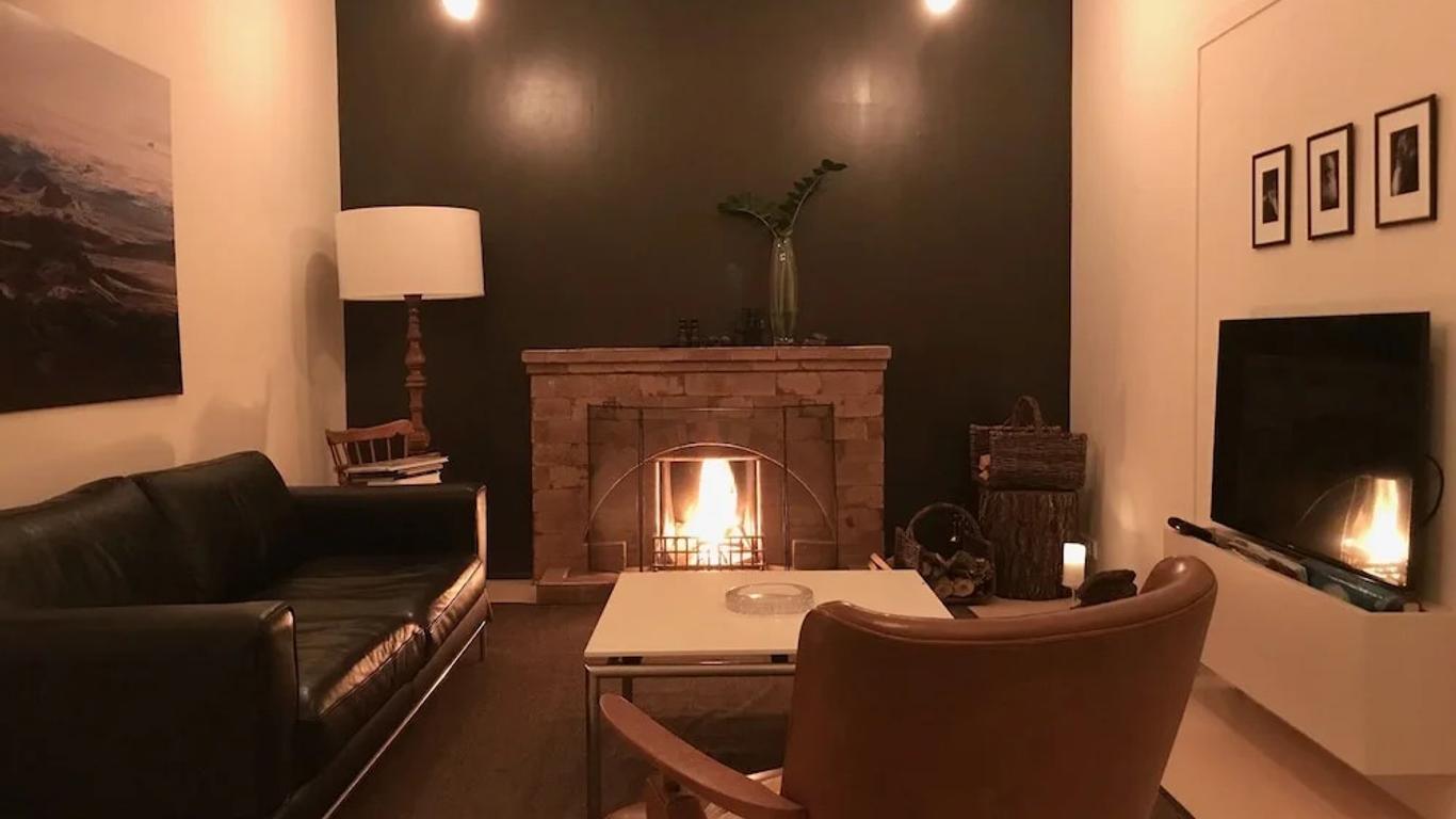 Eyvindarholt Guesthouse