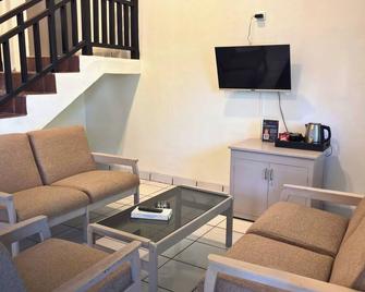 Grand Cempaka Resort & Convention - Megamendung - Sala de estar