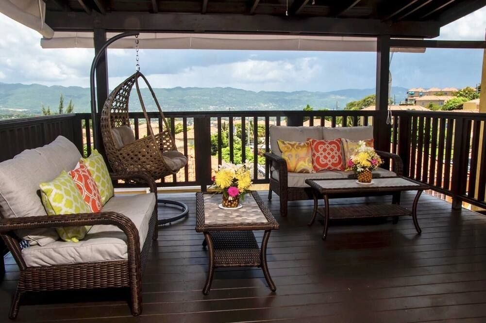Vacation Getaway in Mango Walk Country Club - مونتيغو باي - شرفة