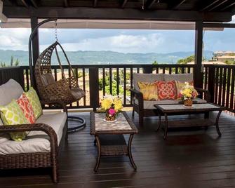 Vacation Getaway in Mango Walk Country Club - مونتيغو باي - شرفة