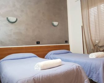 Hotel Marinoni - Lomazzo - Habitación