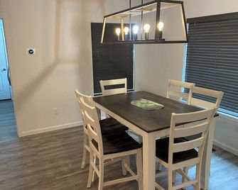 New Home near Quail Ridge - Clarkston - Dining room