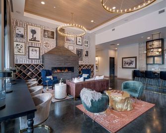 Sable 38 - Minneapolis - Lounge