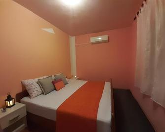 Apartments Cebalo - Ekonomija - Žrnovo - Bedroom