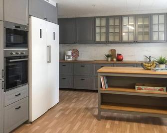 Awesome Home In Kvillsfors With Wifi - Kvillsfors - Kitchen