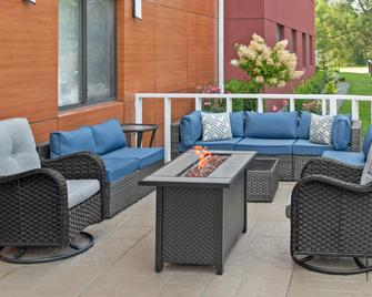 Towneplace Suites Detroit Warren - Warren - Patio