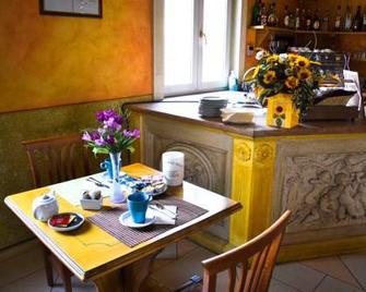 Hotel Ristorante Antico Guerriero - Limena - Front desk