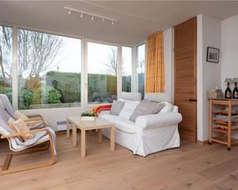 Tranquil holiday home near beach - Renesse - Living room