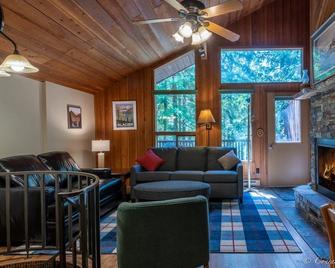 Escape to Ptarmigan Village 91 - Whitefish - Living room
