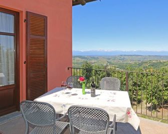 Apartment in the Langhe - Albaretto della Torre - Balcón