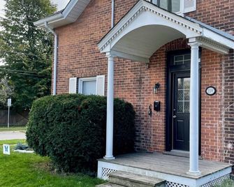 Lovely one-bedroom apartment (near downtown/beach) - Cobourg - Edificio