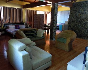 California Hotel - Dili - Sala de estar
