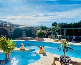 6 Bed House Sleeps 12 - Pool Hot Tub Fireplace - Pinoso - Piscina